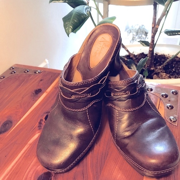 Clarks Artisan Brown Leather Clogs Womens SZ 6.5 Boho Chunky Heel Retro 70s Look - Picture 4 of 8